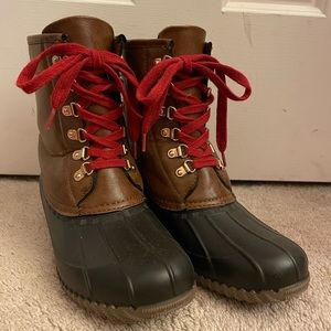 Women’s rain boots size 9